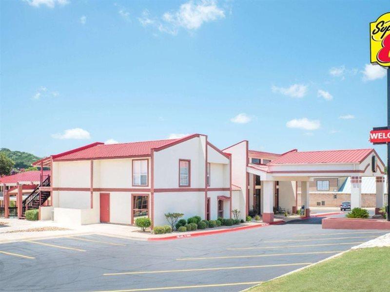 Super 8 By Wyndham Kerrville Tx Exterior foto