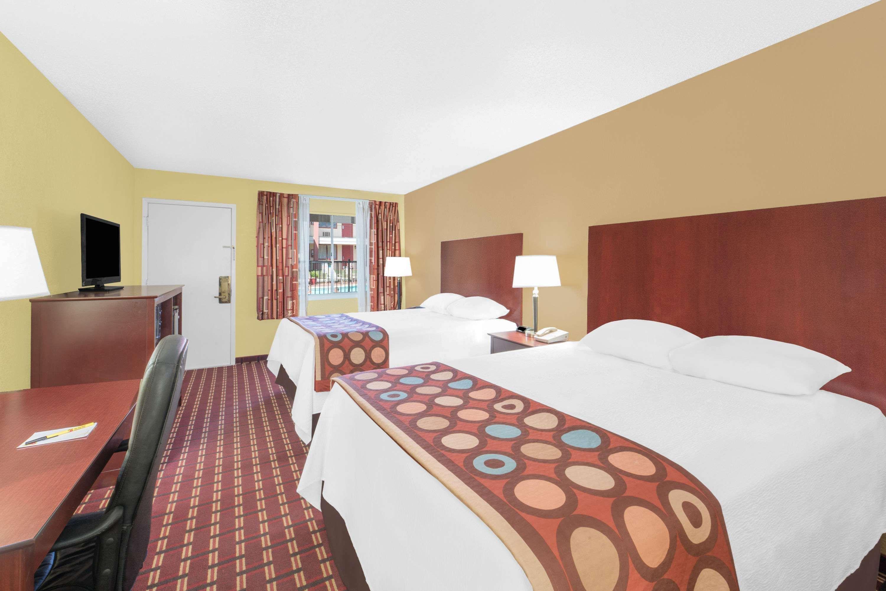 Super 8 By Wyndham Kerrville Tx Exterior foto