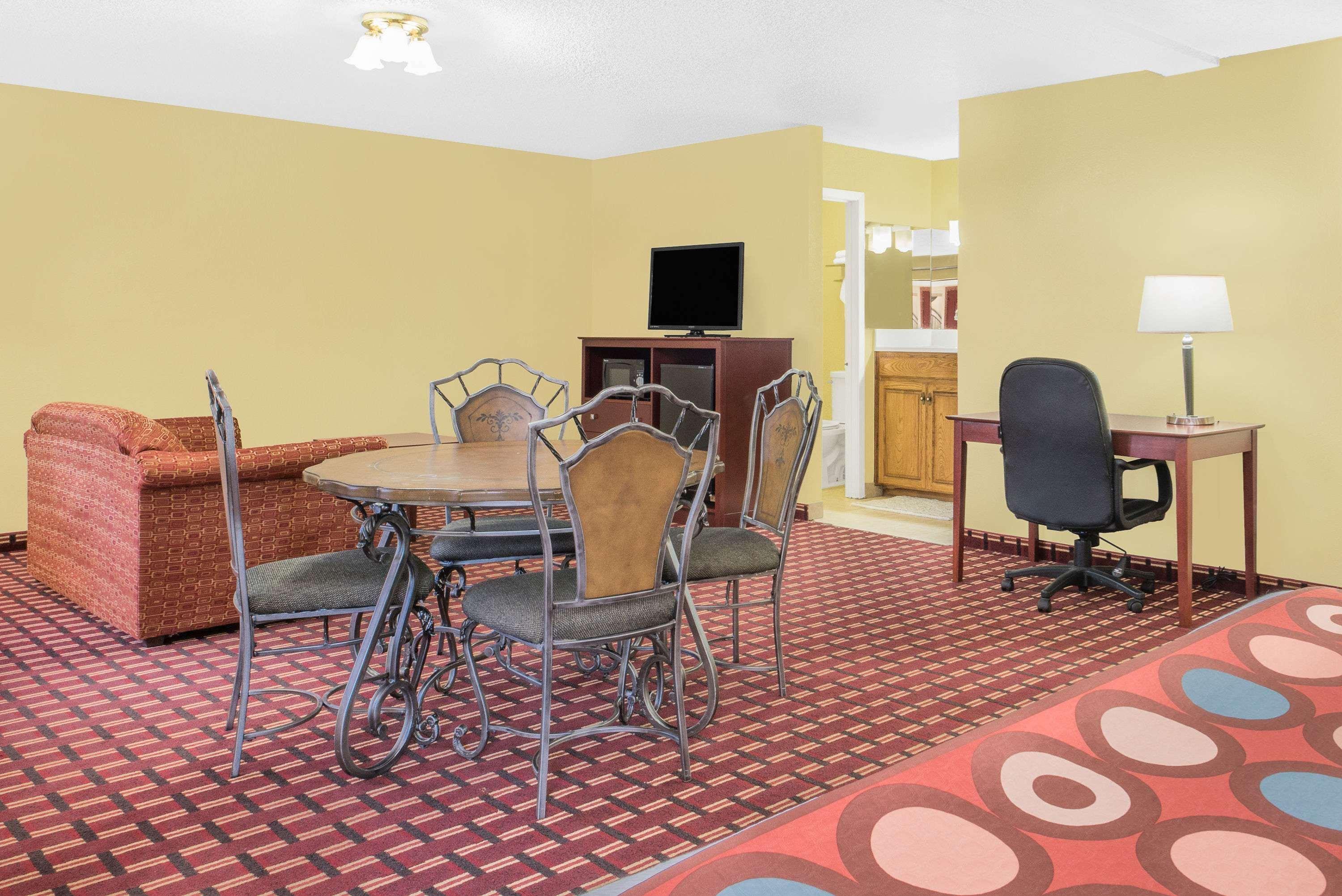 Super 8 By Wyndham Kerrville Tx Exterior foto
