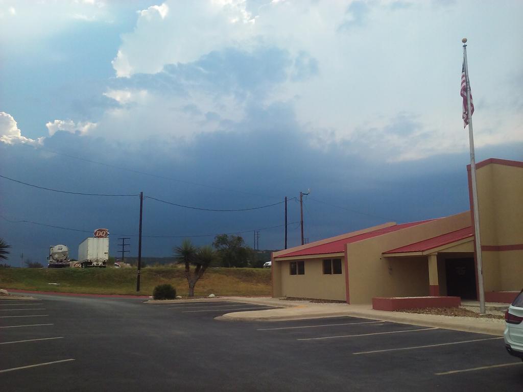 Super 8 By Wyndham Kerrville Tx Exterior foto