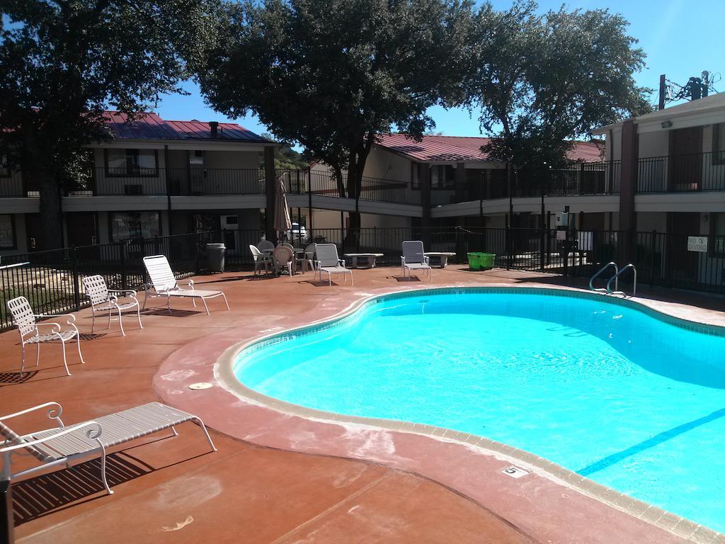 Super 8 By Wyndham Kerrville Tx Exterior foto