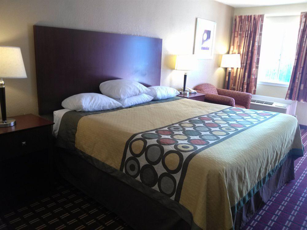 Super 8 By Wyndham Kerrville Tx Exterior foto